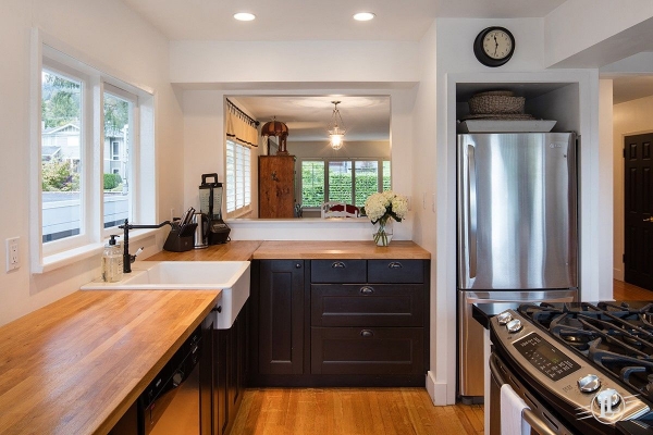 2342 Lawson Avenue, West Vancouver B.C