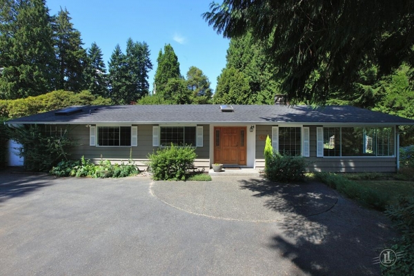 415 Mathers Avenue West Vancouver B.C