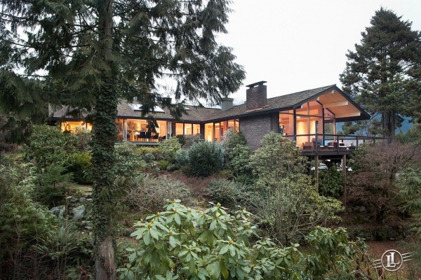 565 Robin Hood Road West Vancouver B.C