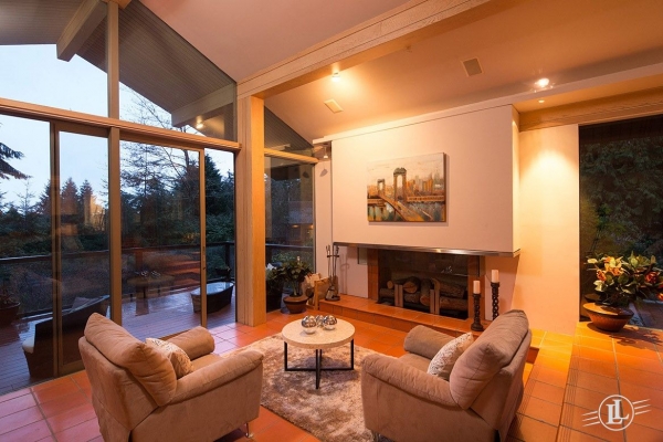 565 Robin Hood Road West Vancouver B.C