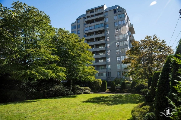 #403-1485 Duchess Avenue West Vancouver B.C