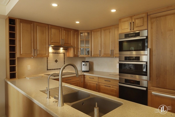 #403-1485 Duchess Avenue West Vancouver B.C