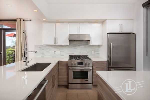 190 W 6th Street North Vancouver B.C