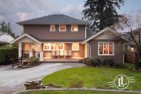 1050 11th Street West Vancouver B.C