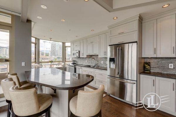 #906-160 W Keith Road North Vancouver B.C