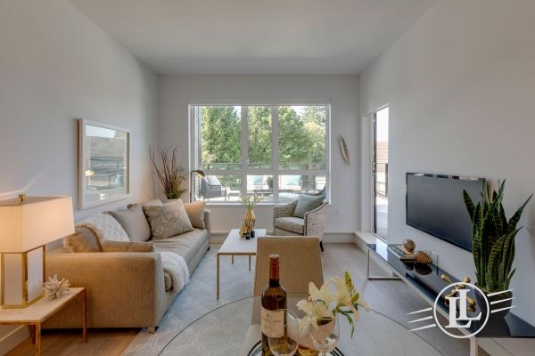 #212-3220 Connaught Crescent North Vancouver B.C