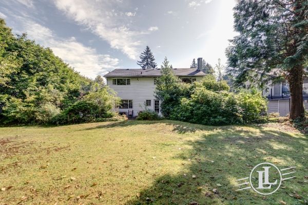 1425 9th Street West Vancouver B.C