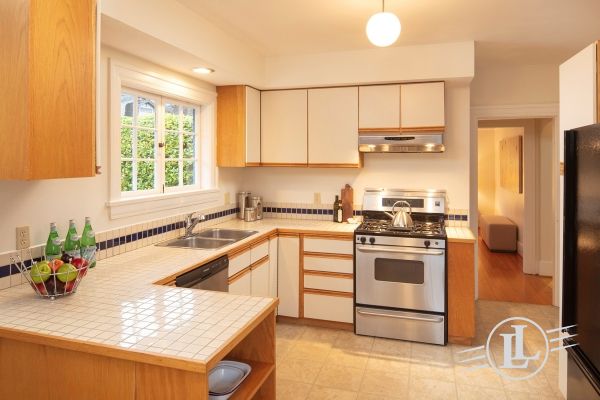 1441 24th Street West Vancouver B.C