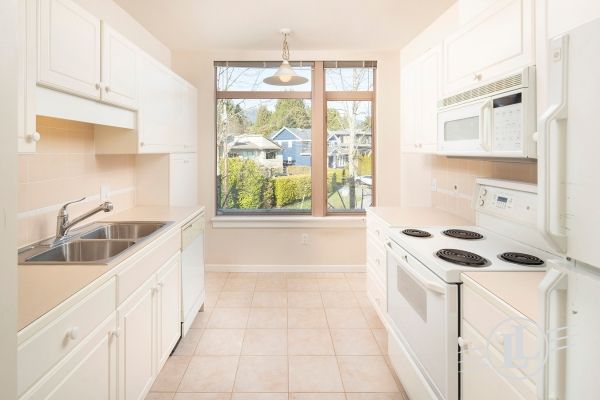 #503-2271 Bellevue Avenue West Vancouver B.C
