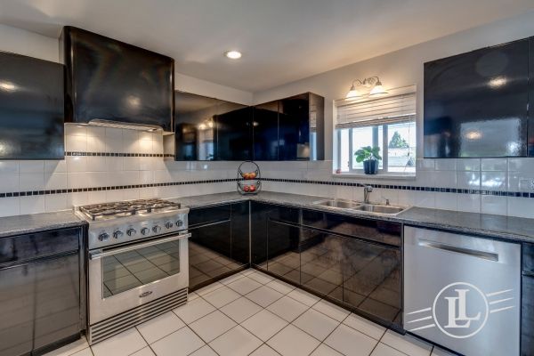 515 E 9th Street North Vancouver B.C