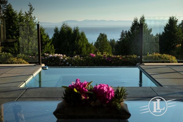 2638 Queens Avenue West Vancouver B.C