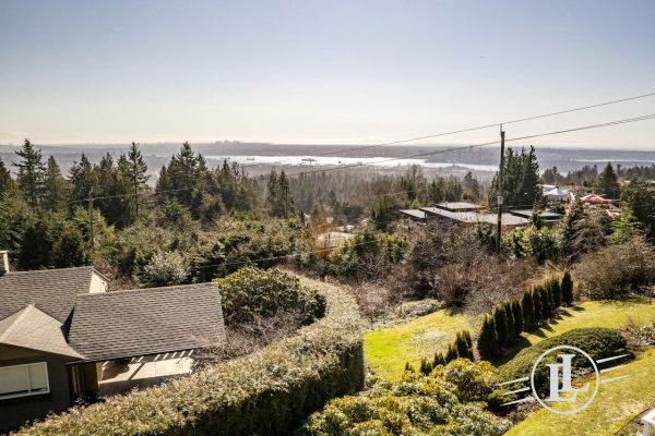 526 Ballantree Place West Vancouver B.C