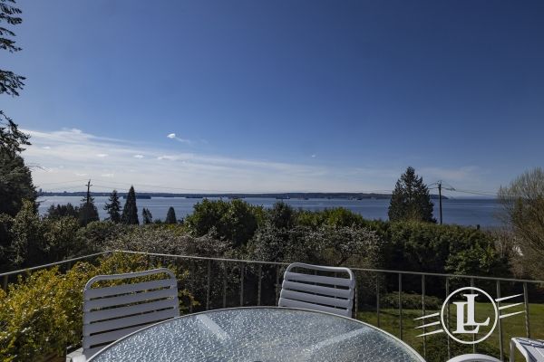 3360 Mathers Avenue West Vancouver B.C