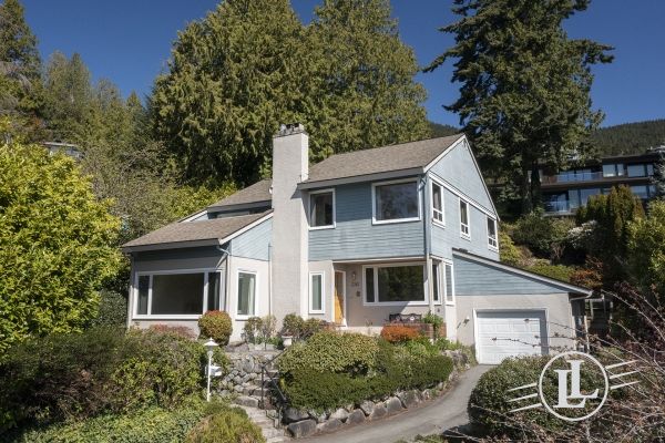 3381 Mathers Avenue West Vancouver B.C