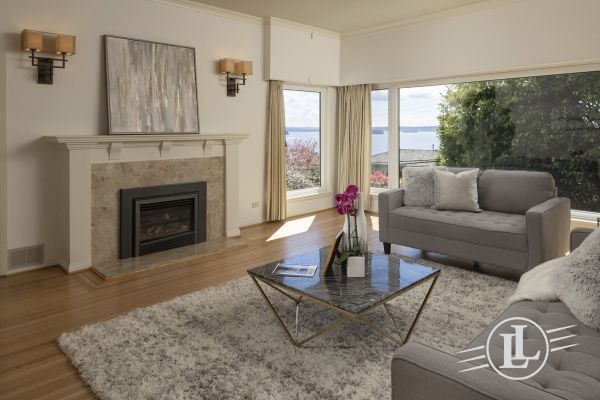 3381 Mathers Avenue West Vancouver B.C