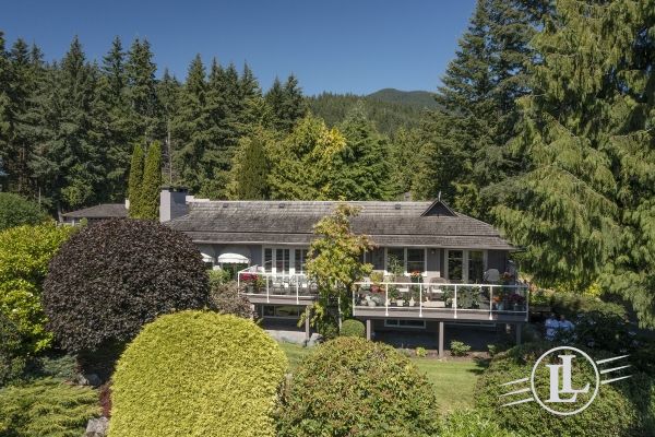 4201 Rockridge Crescent West Vancouver B.C