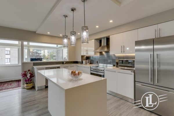 #305-2135 Argyle Avenue West Vancouver B.C