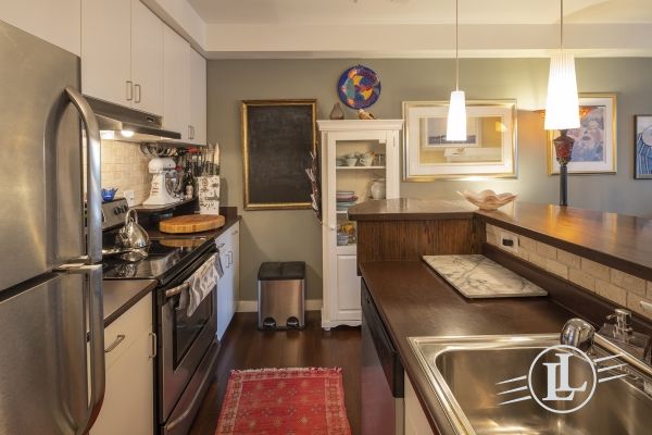 #112-1033 St. Georges Avenue North Vancouver B.C