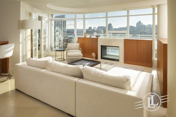 #901-628 Kinghorne Mews Vancouver B.C