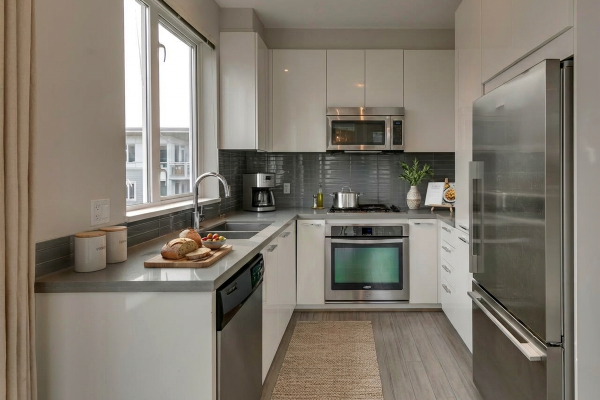 #307-217 W 8th Street North Vancouver B.C