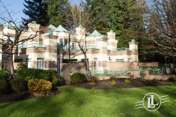 364 Taylor Way West Vancouver B.C