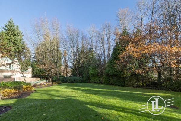 364 Taylor Way West Vancouver B.C