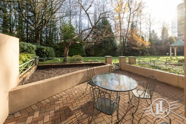 364 Taylor Way West Vancouver B.C