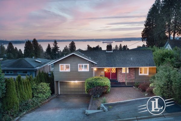 2558 Mathers Avenue West Vancouver B.C