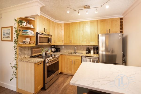 #2004-145 St. Georges Avenue North Vancouver