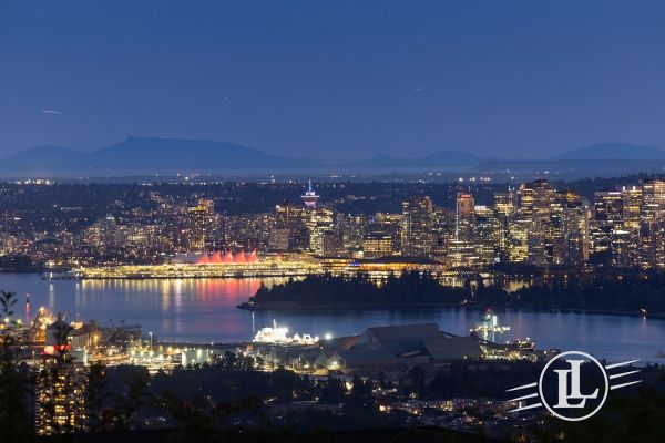 1015 Eyremoount Drive West Vancouver BC